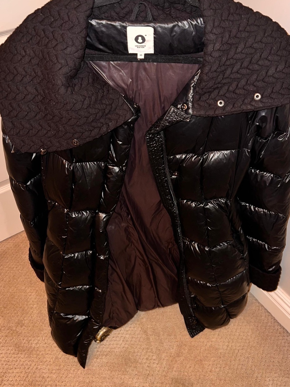 SNOWMAN New York Black Gloss Quilted Puffer Coat with Knit Collar
